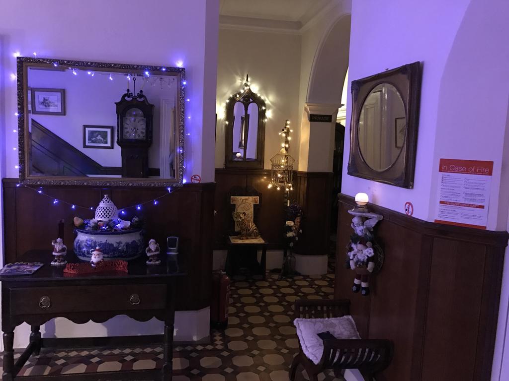 The Priory B&B Whitchurch  ภายนอก รูปภาพ