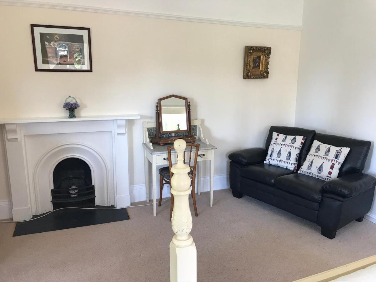 The Priory B&B Whitchurch  ภายนอก รูปภาพ