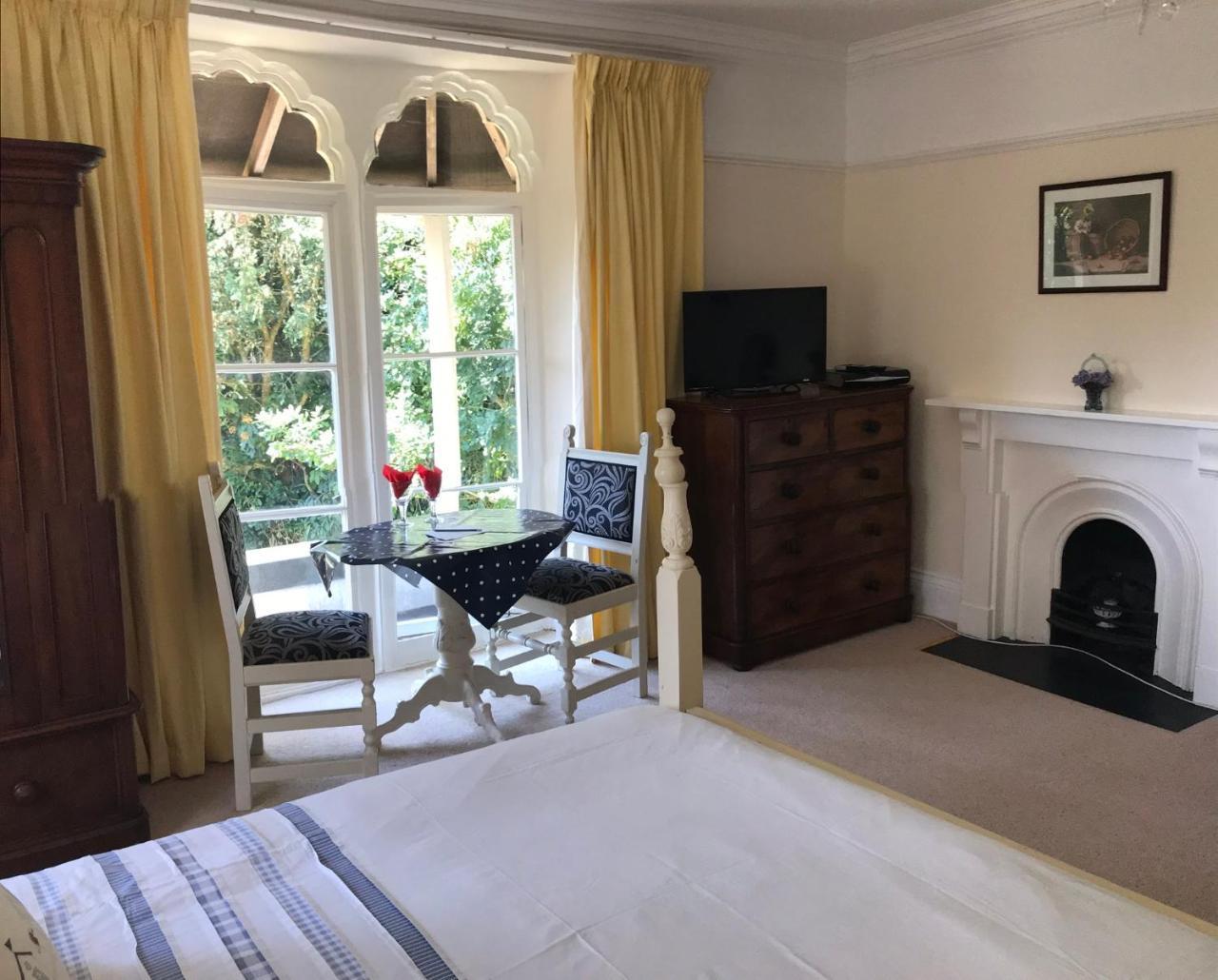 The Priory B&B Whitchurch  ภายนอก รูปภาพ